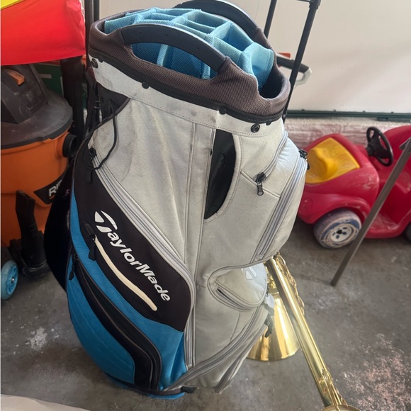 Taylormade Golf bag - Picture 1 of 1